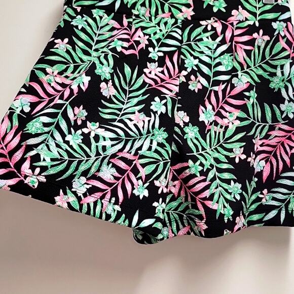 No Boundries Two Piece Set Size XS Shorts with Crop Top Floral Print Summer Fun - Picture 9 of 12